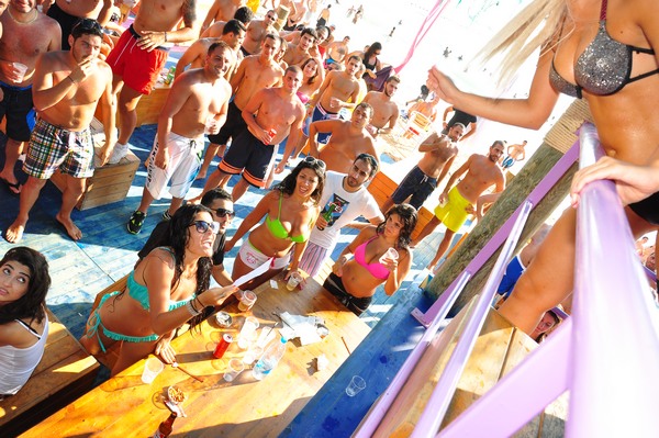 Champagne Showers @ Edde Sands